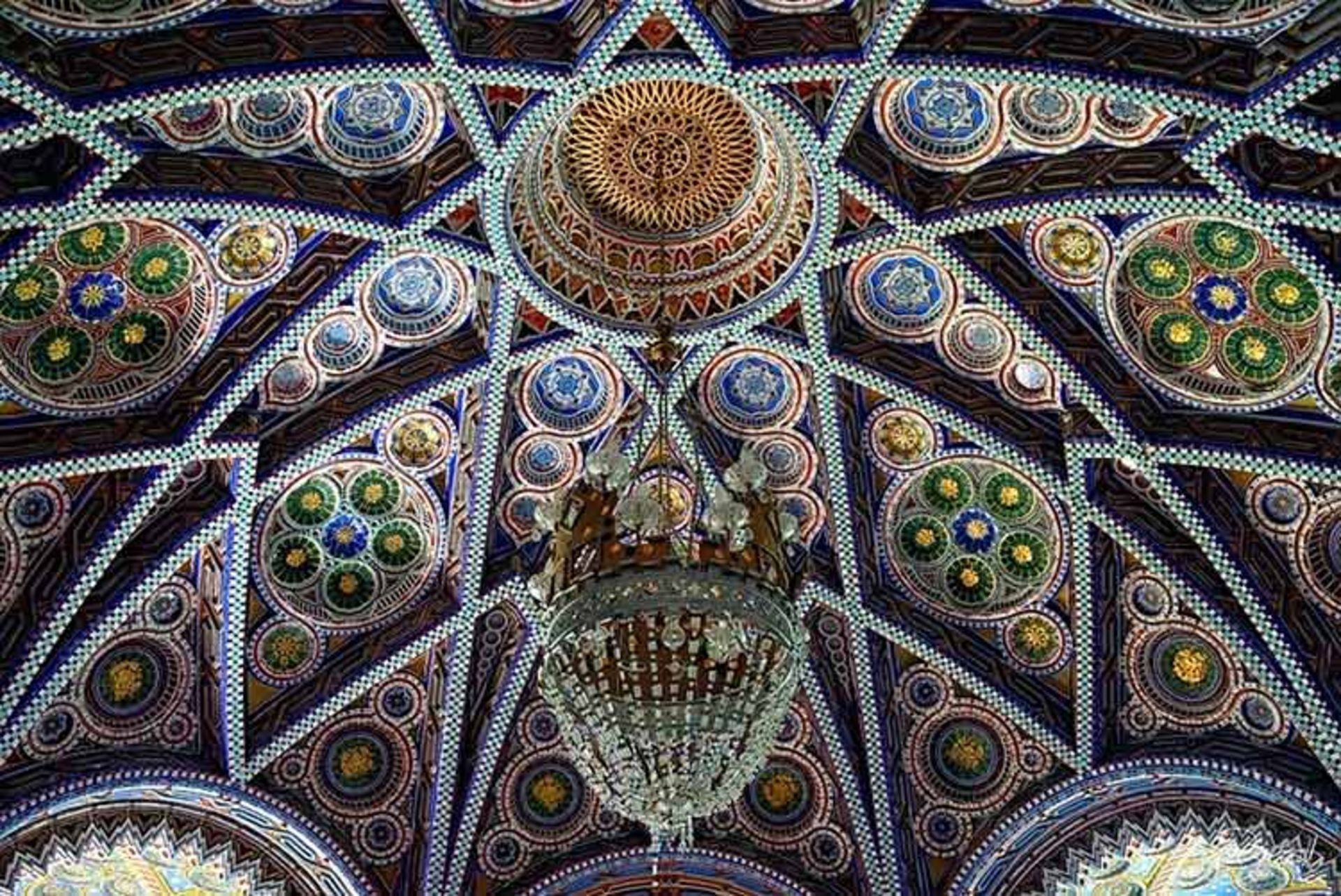 گردشی تصویری به قلعه‌ی زیبای کَستلّو دی سمّیتزانو در توسکانی ایتالیا