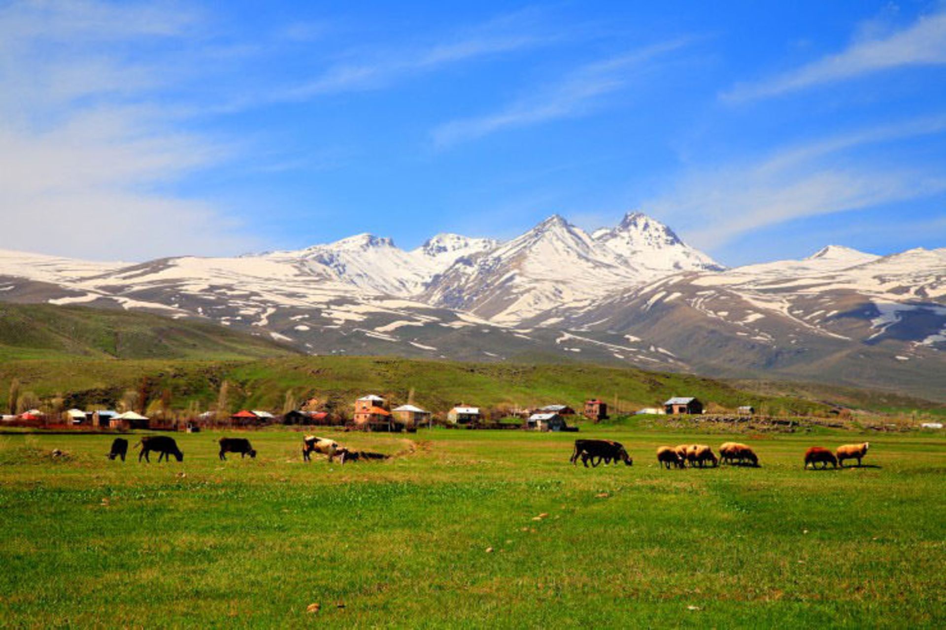 کوه آراگاتس