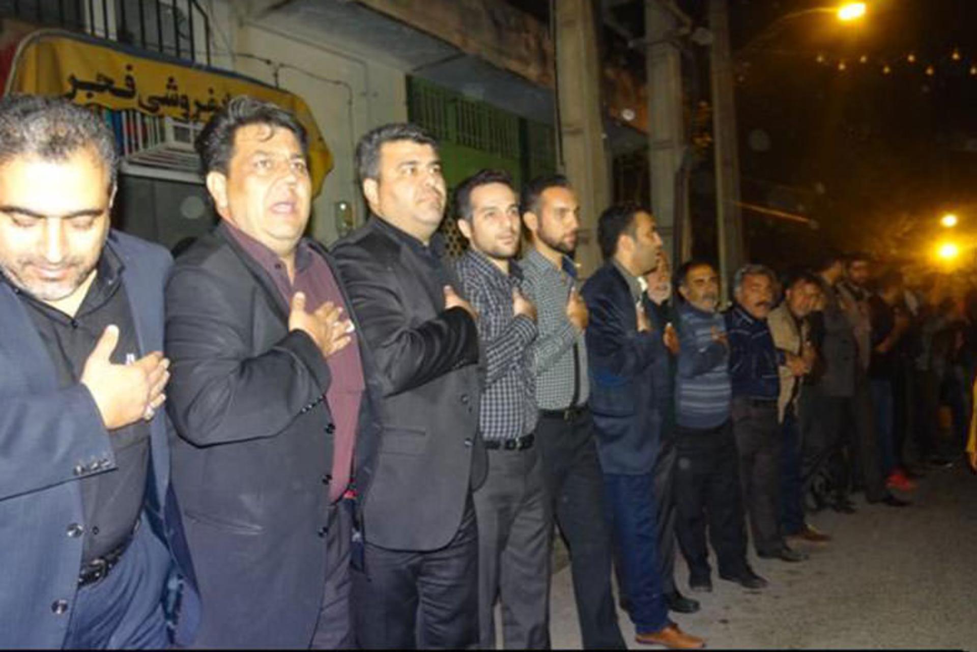 سینه زنی کمر به کمر
