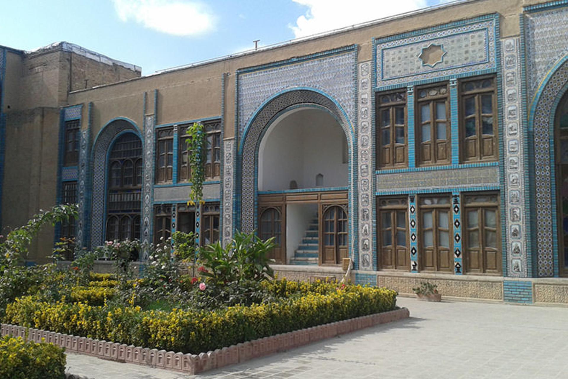 تکیه معاون‌ الملک