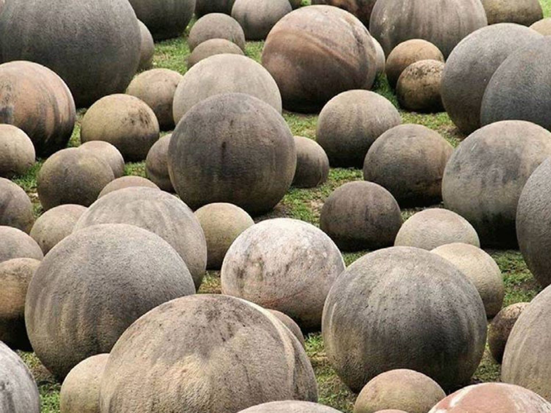گوی های سنگی اسرار آمیز