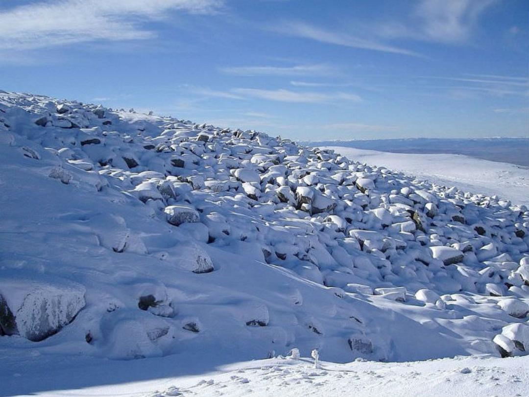 رودخانه سنگی در رشته کوه های ویتوشا2