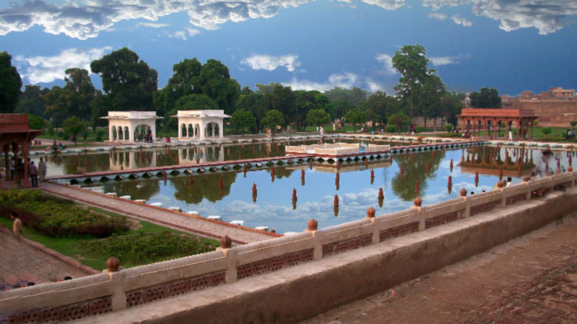 باغ زیبا