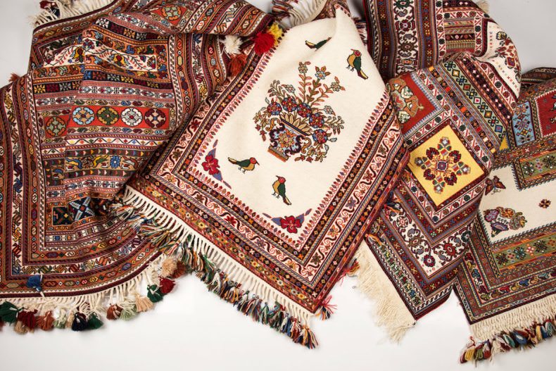 گلیم بافی؛ آمیزه ای رنگین از هنر و طبیعت - کجارو