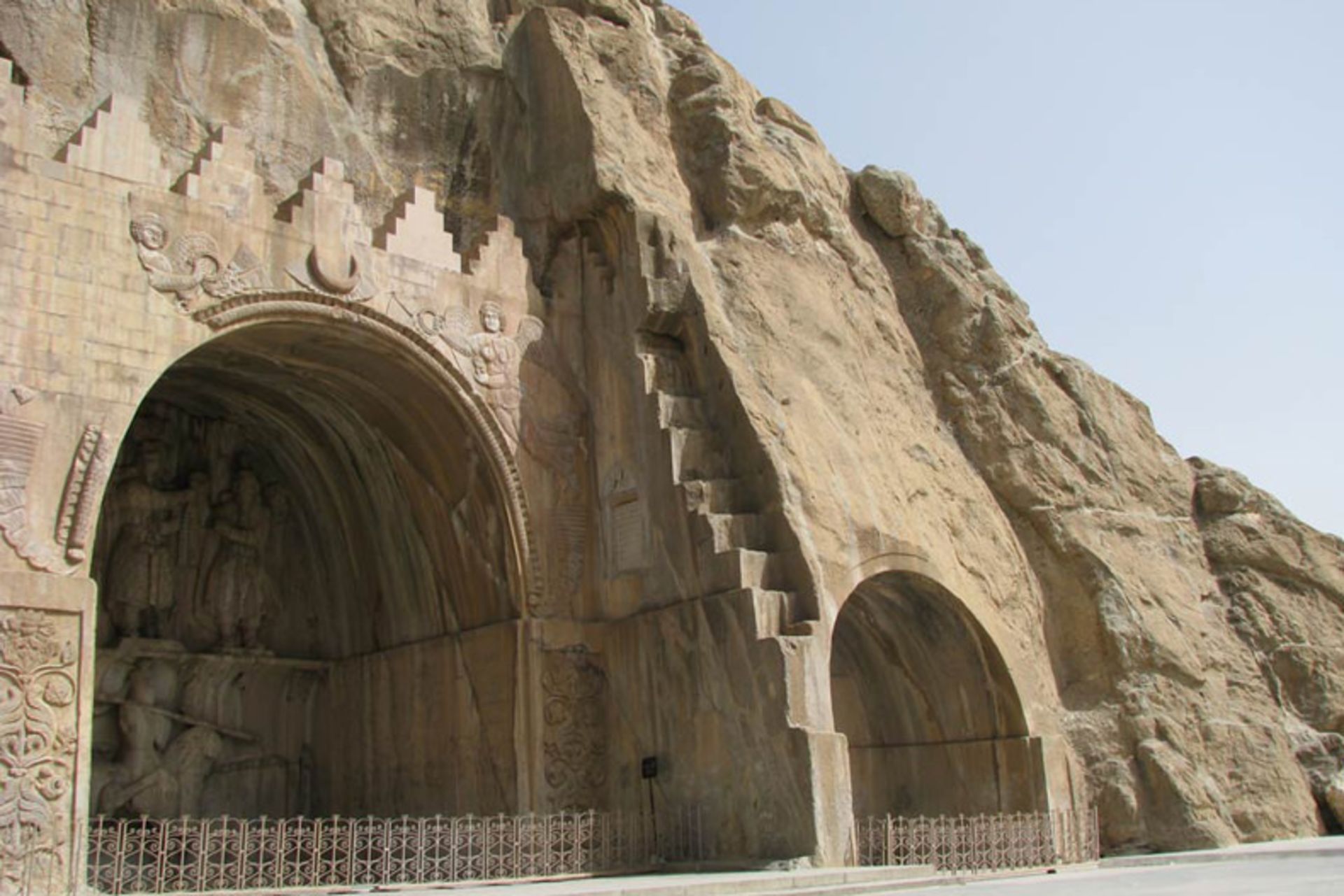 طاق بستان