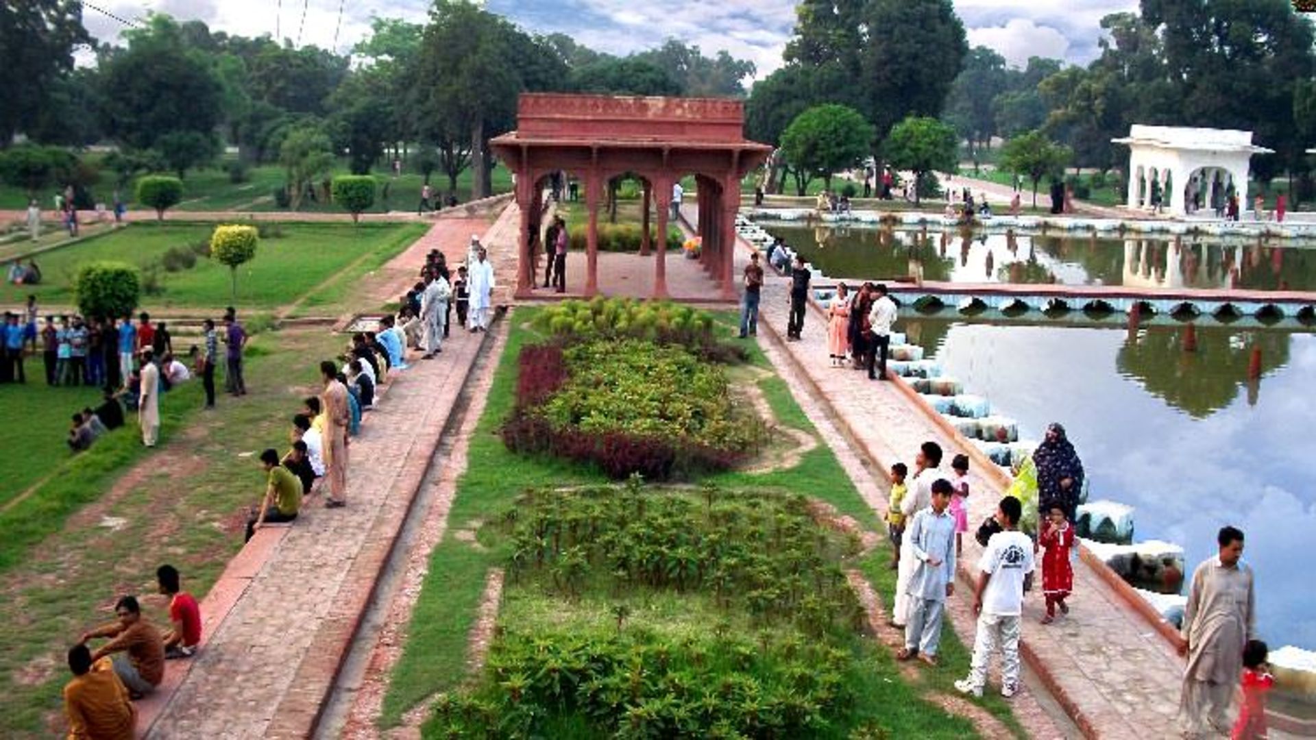 باغ زیبا
