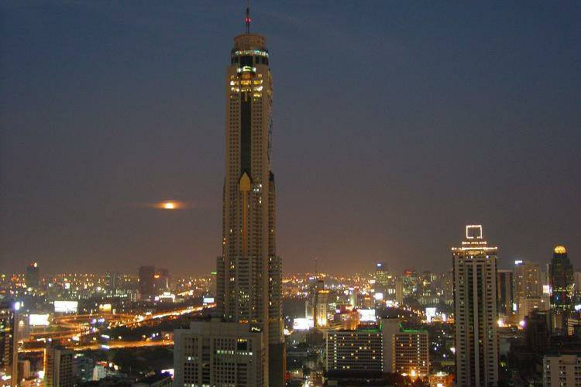 برج بایوکه (Baiyoke)