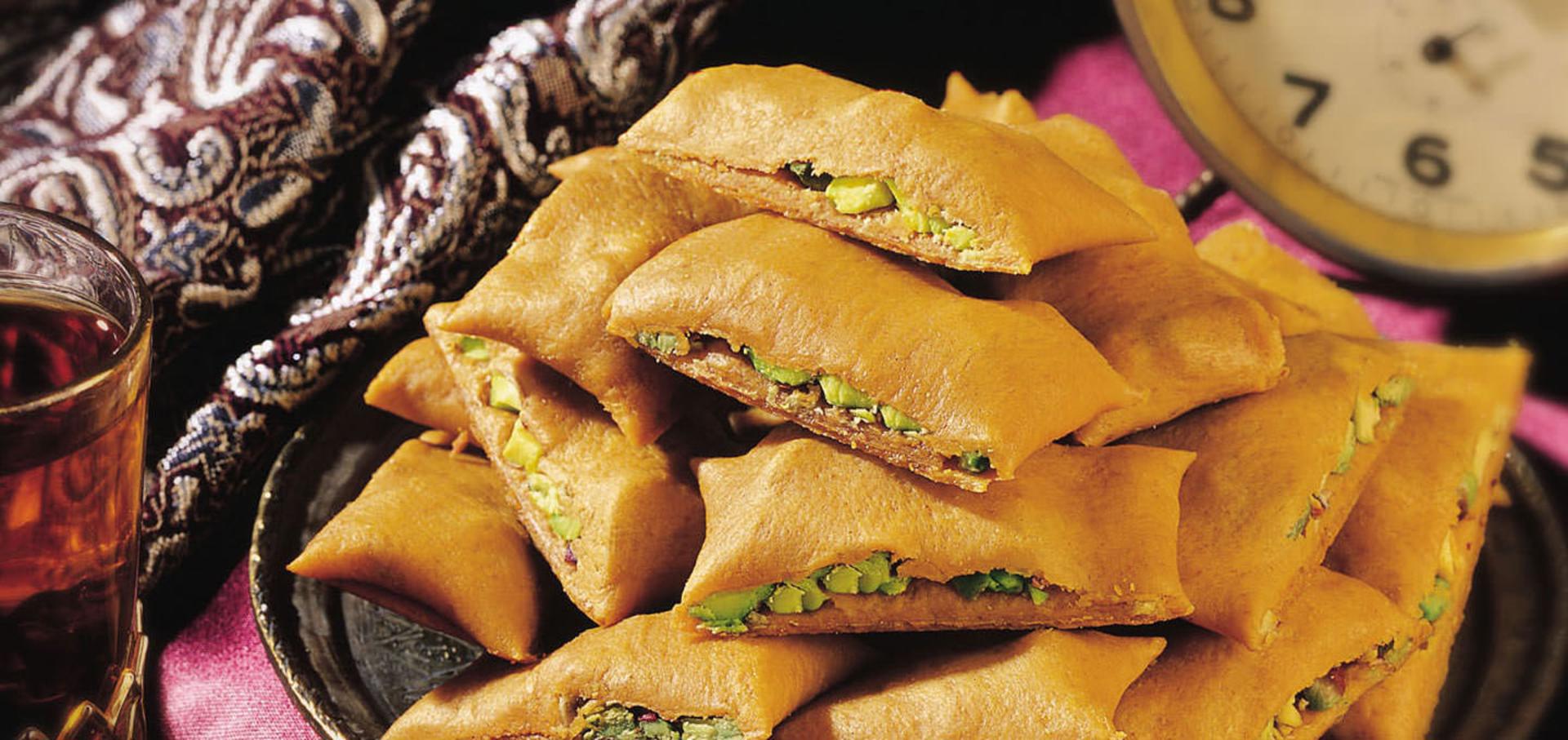 سوغات قم چیست