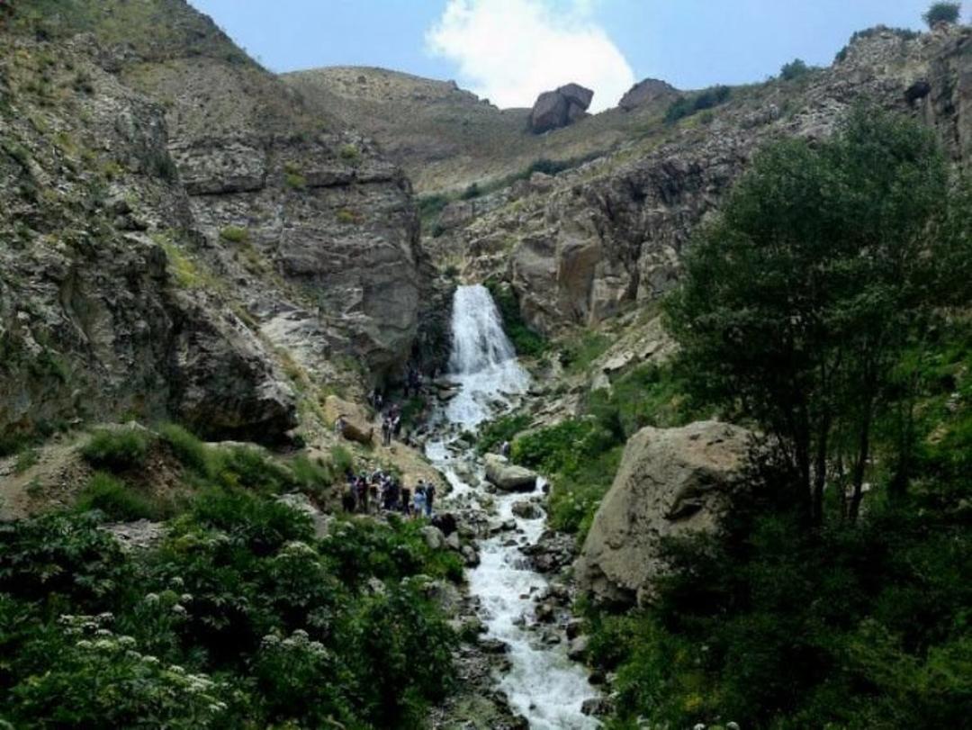 روستای آهار و آبشار شکرآب