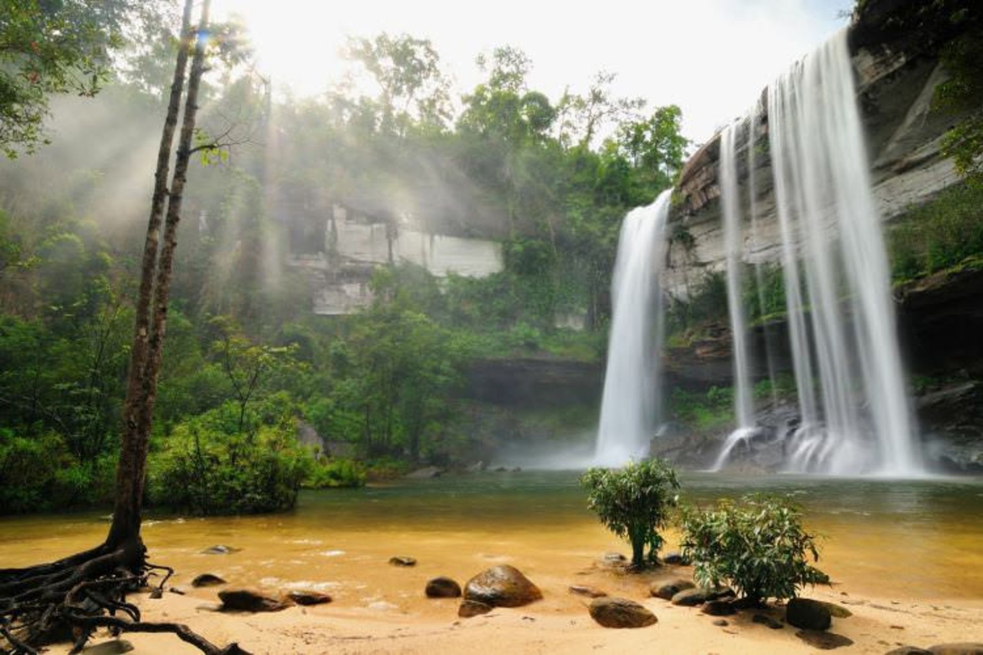 آبشار هوای لوآنگ (Huai Luang)