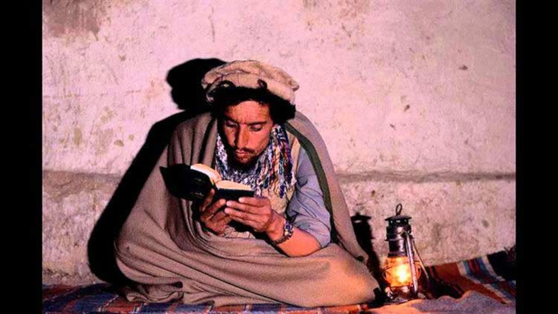 احمد شاه مسعود رهبر افغانی