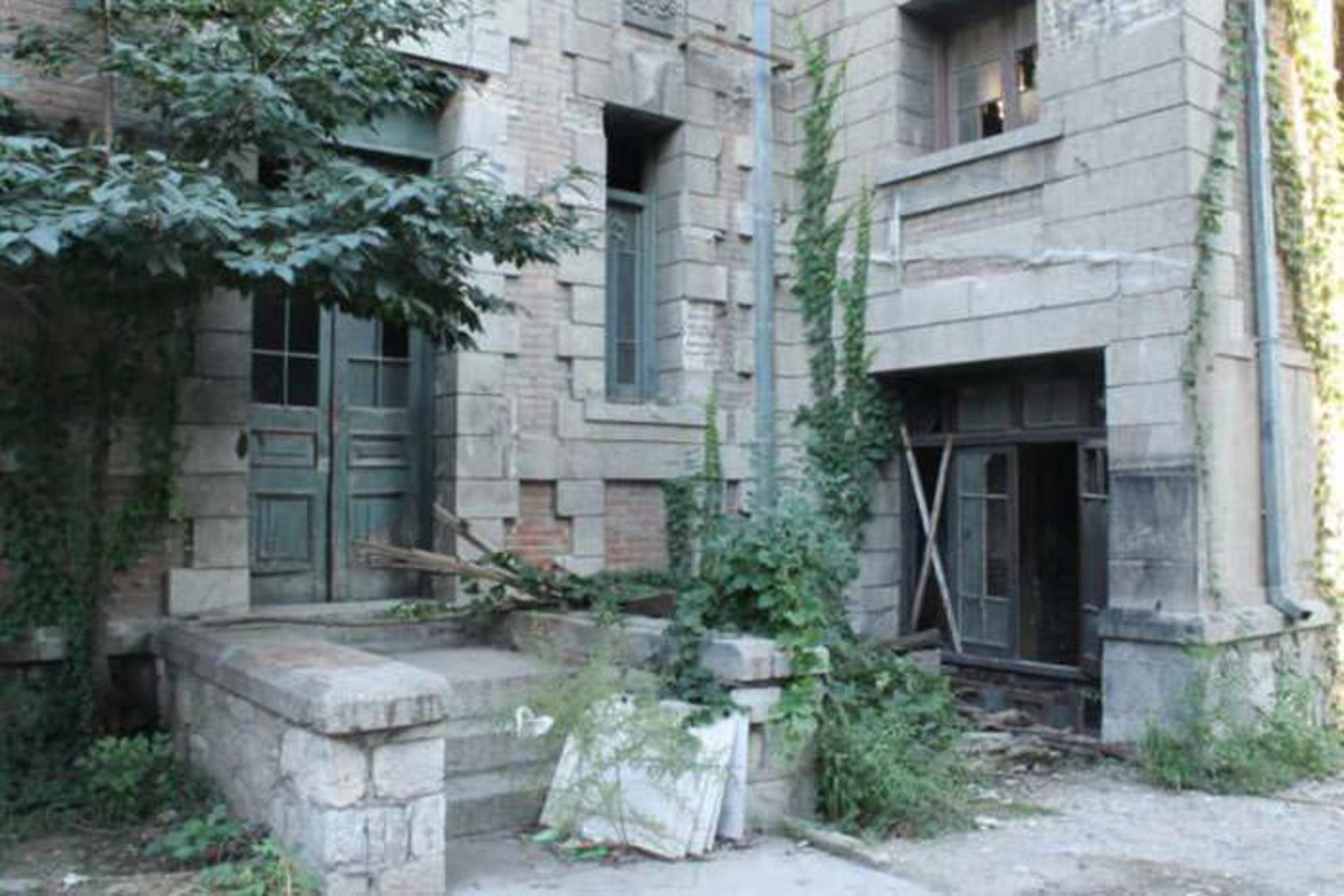 خانه جن زده