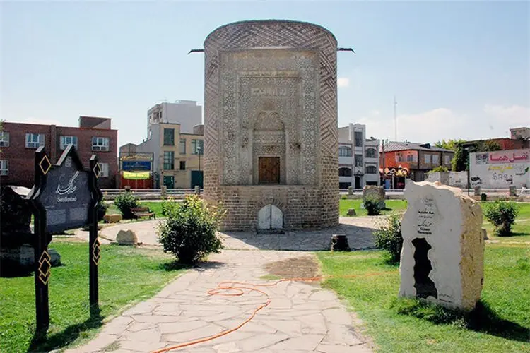 برج سه گنبد ارومیه