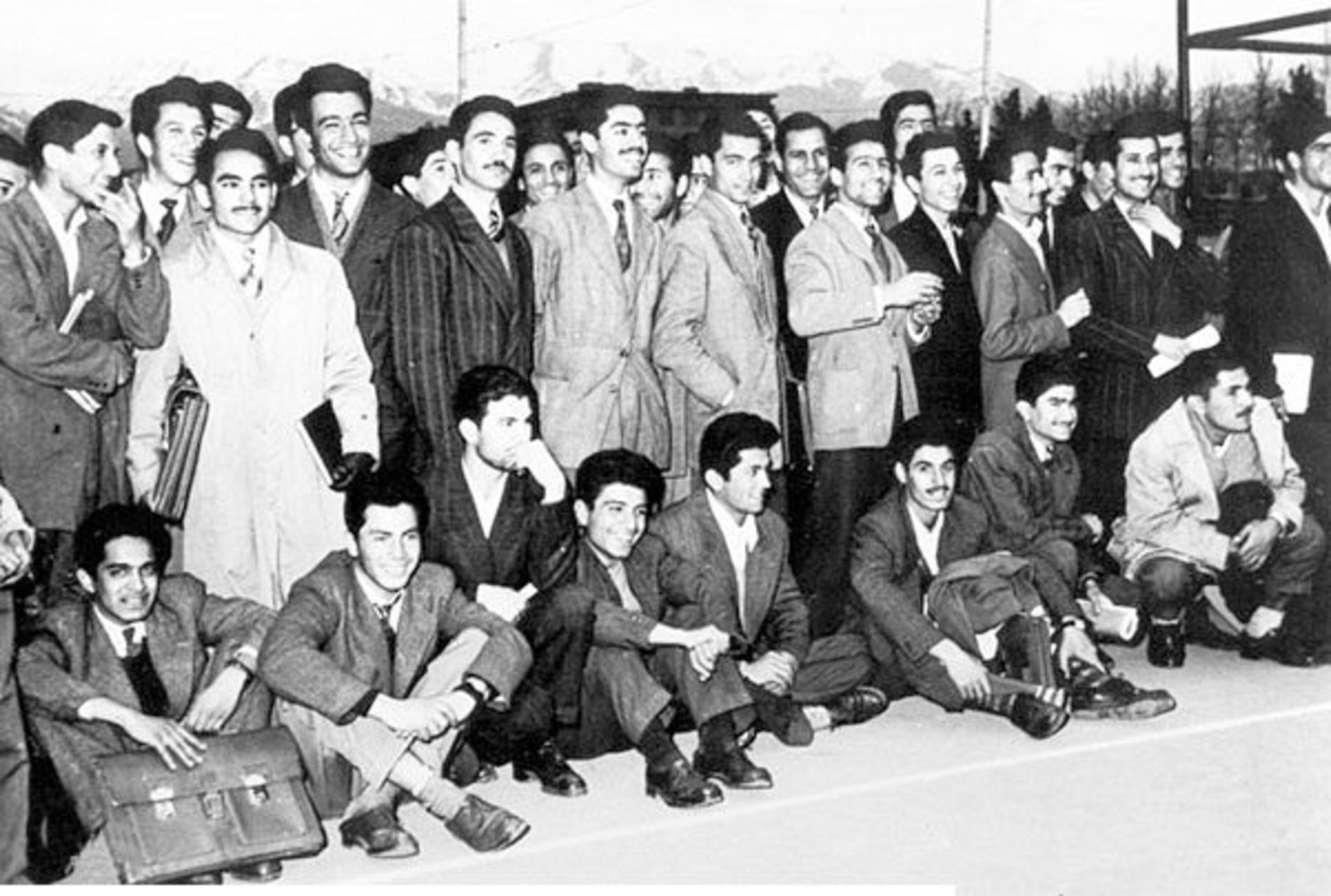 دبیرستان البرز 