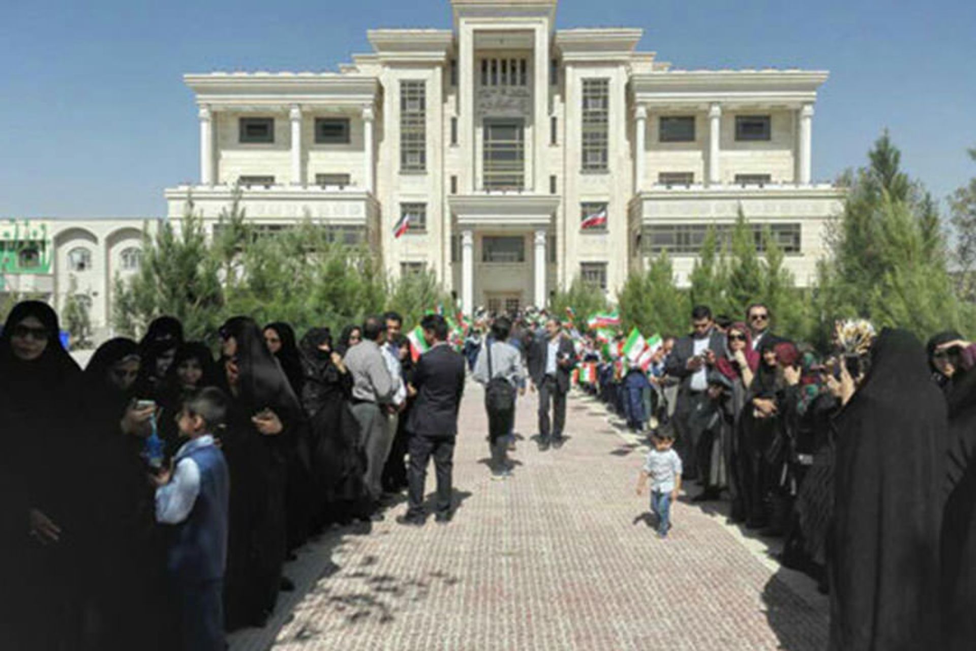اولین دبستان فرهنگ ایران