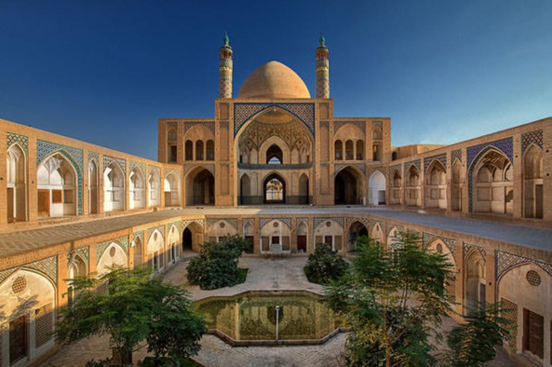 مدرسه آقا بزرگ