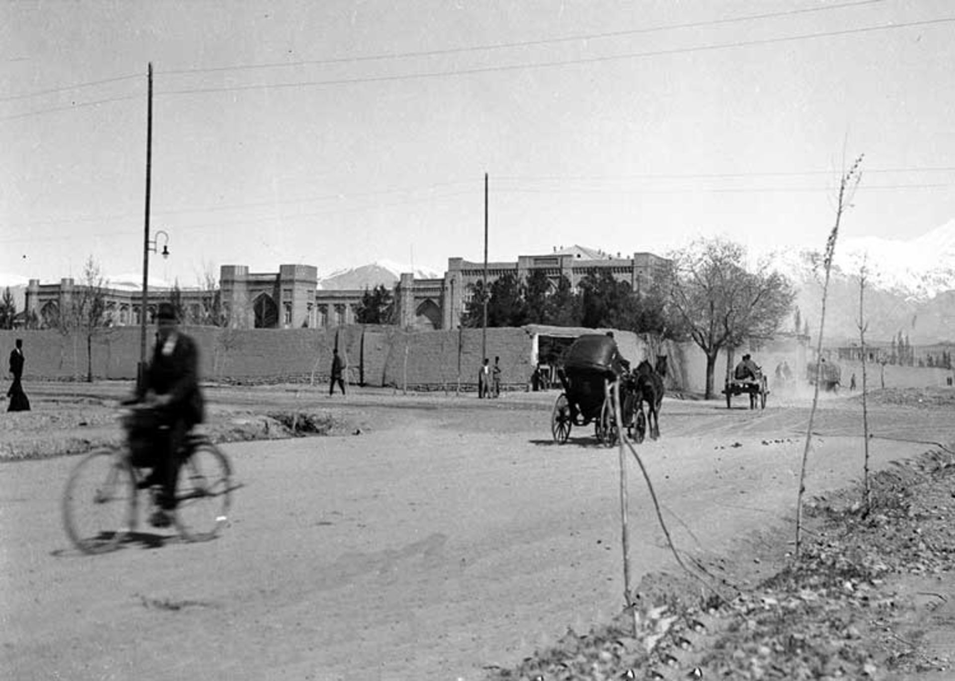 دبیرستان البرز 