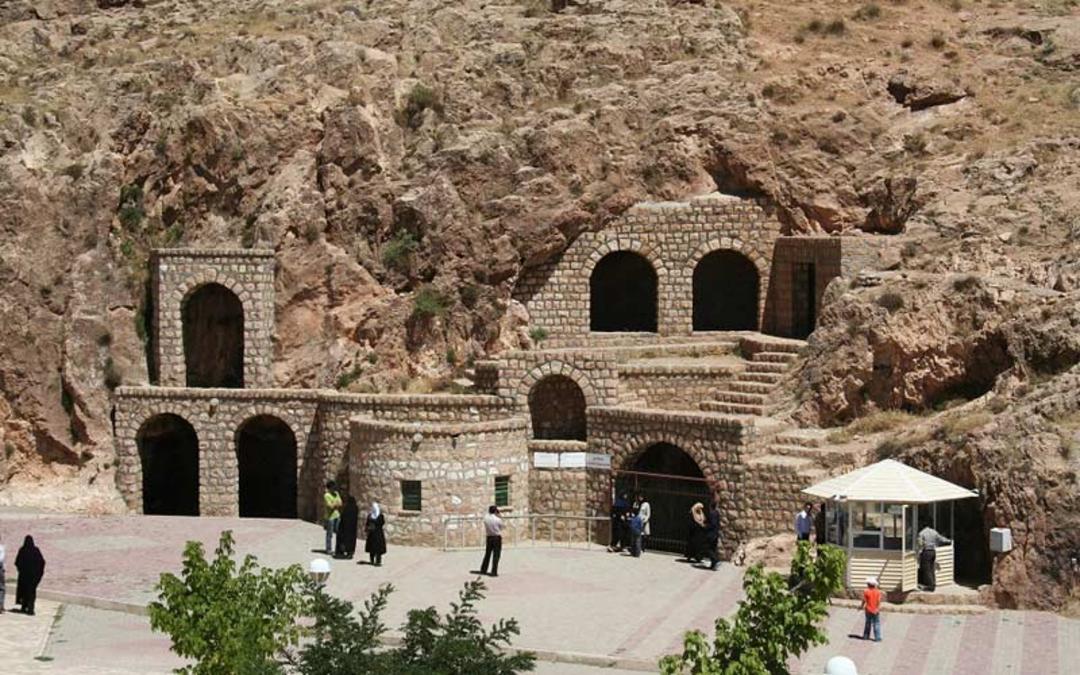غار کتله خور زنجان