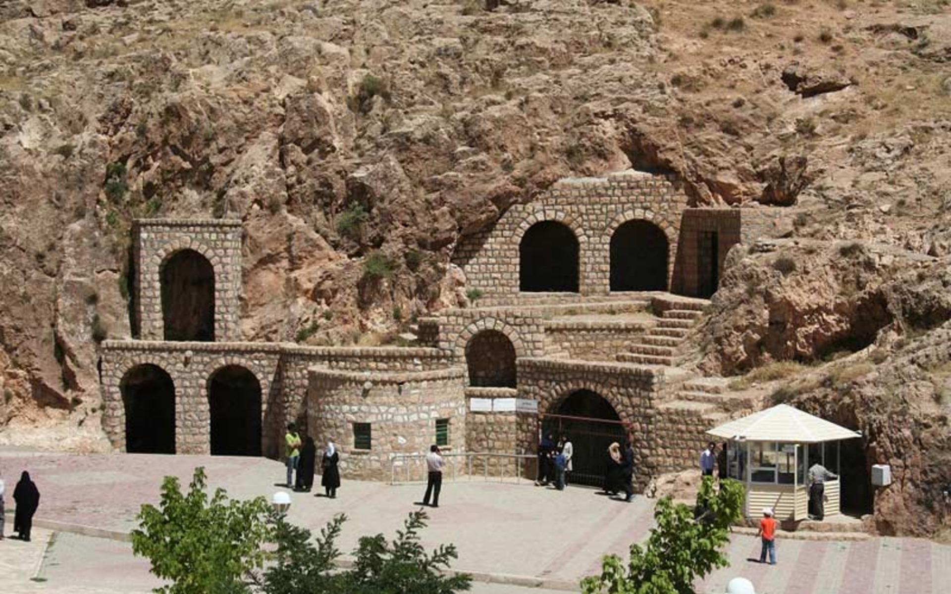 غار کتله خور زنجان