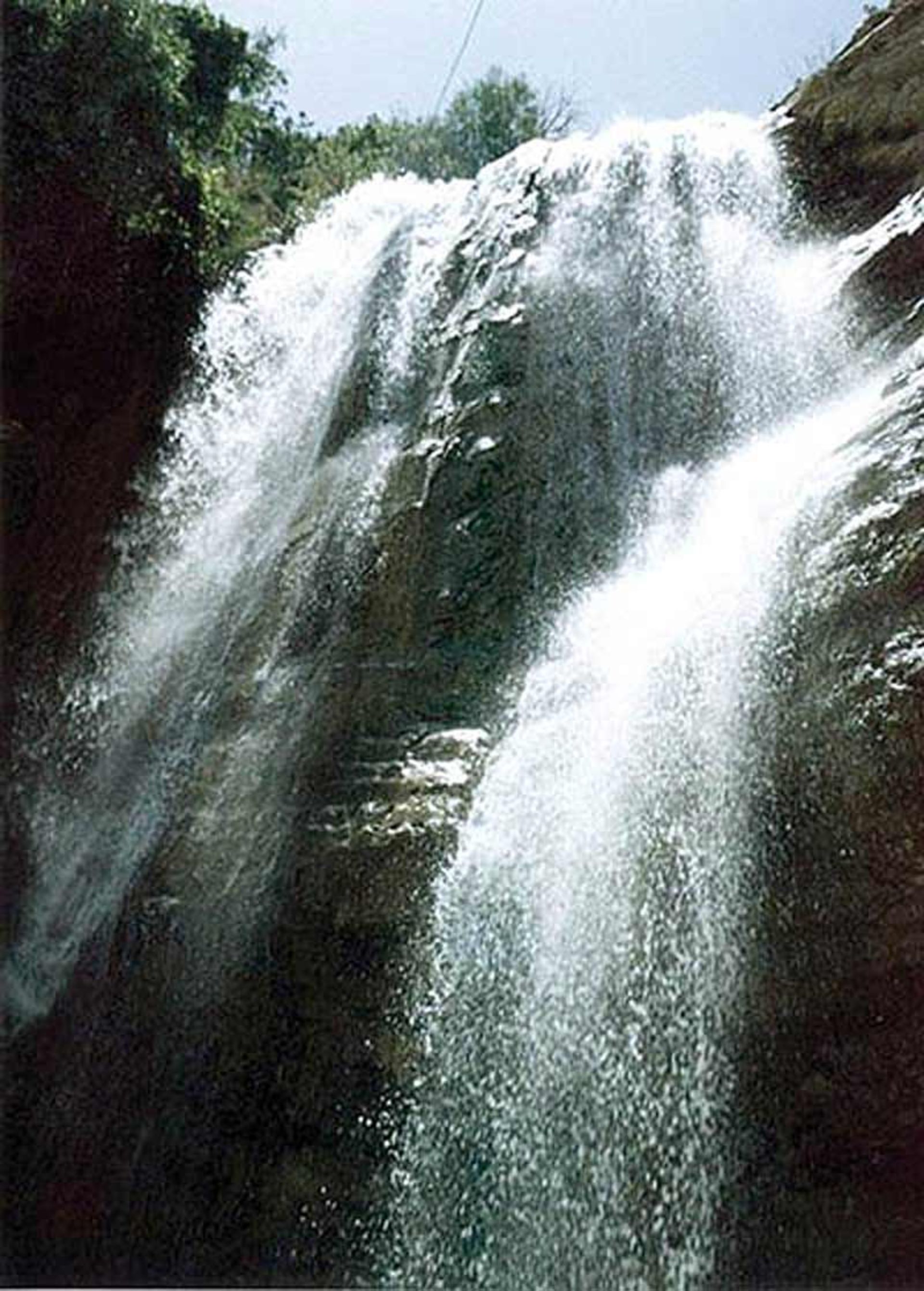 ابشار گچان ایلام