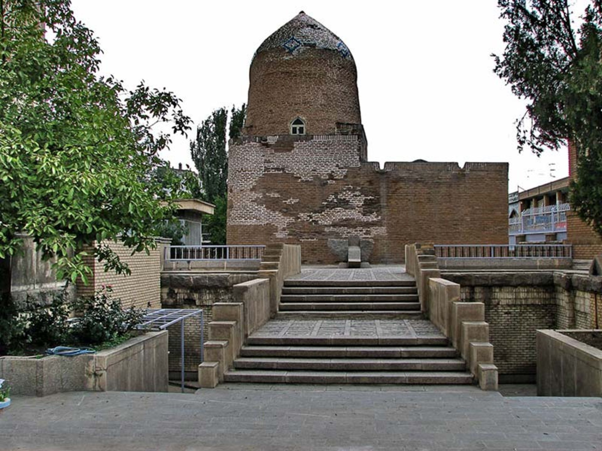 استر و مردخای همدان