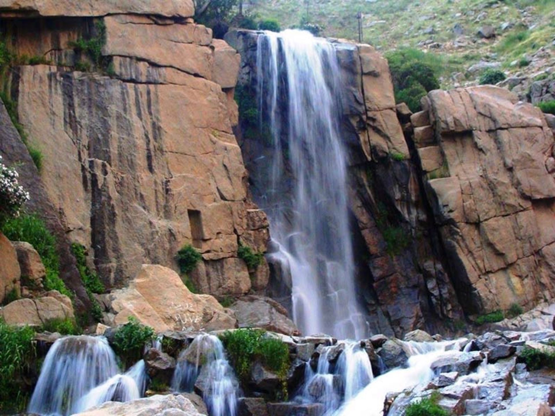 آبشار گنجنامه