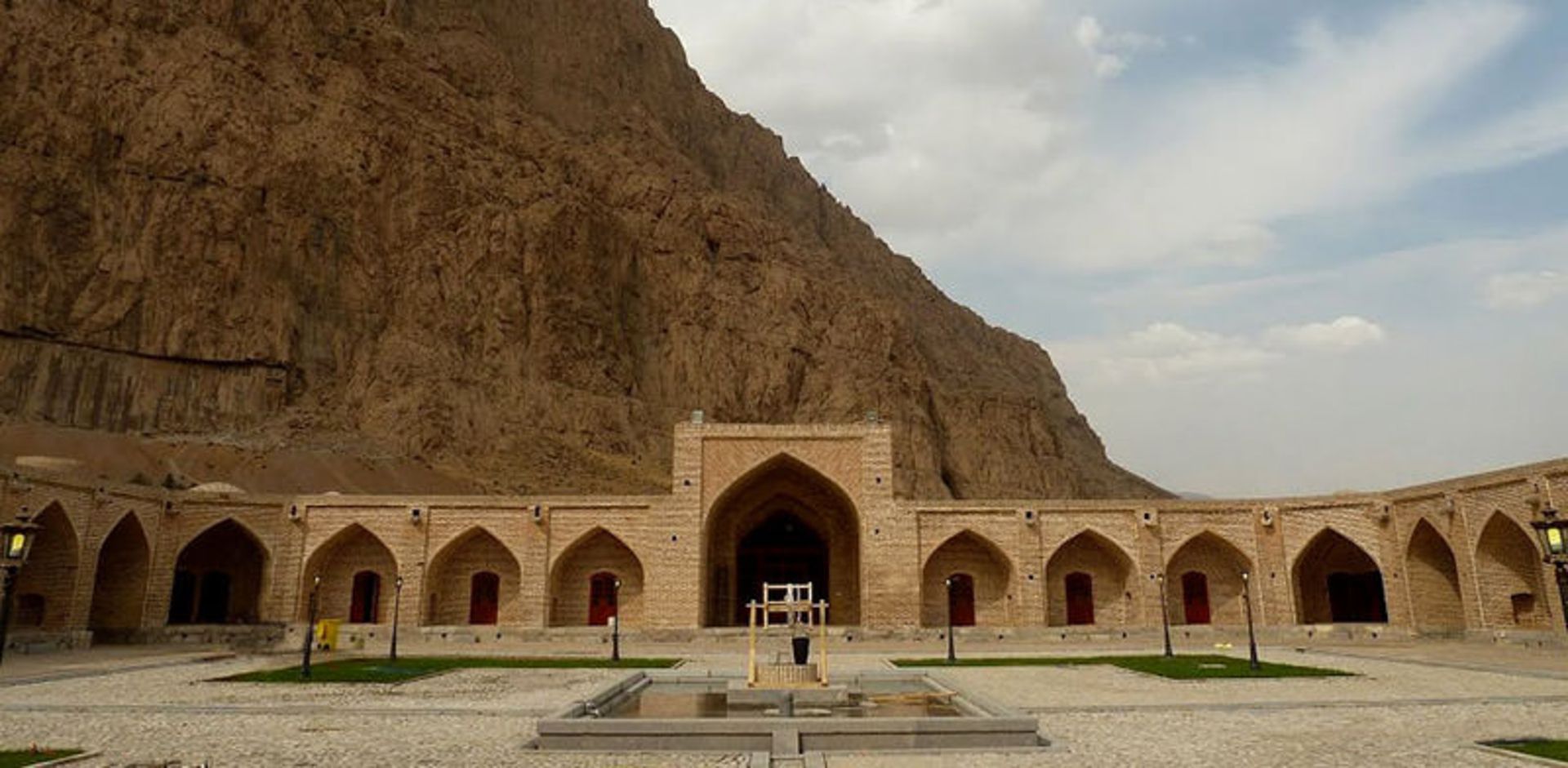 کاروانسرای بیستون کرمانشاه