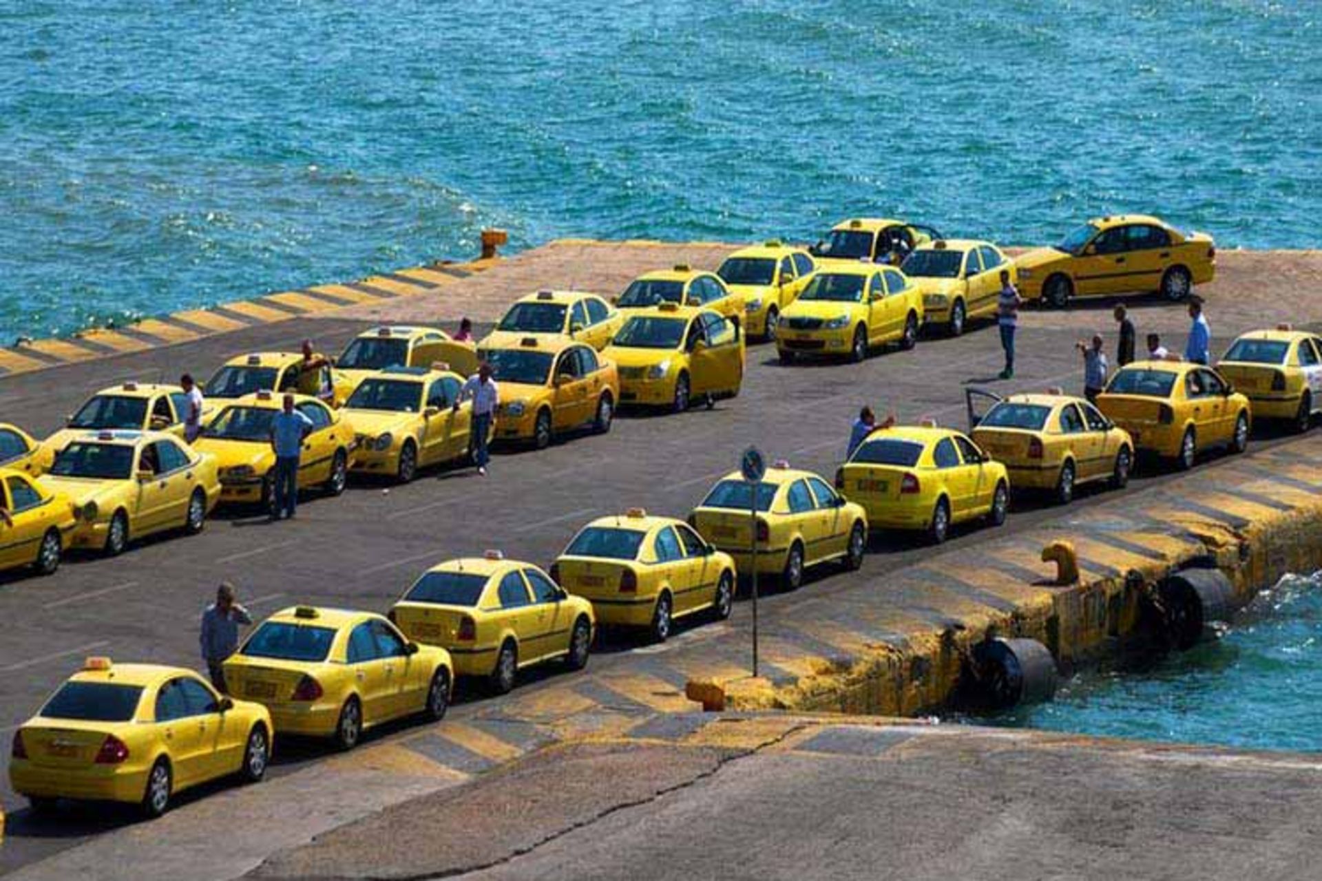 فرودگاه آتن