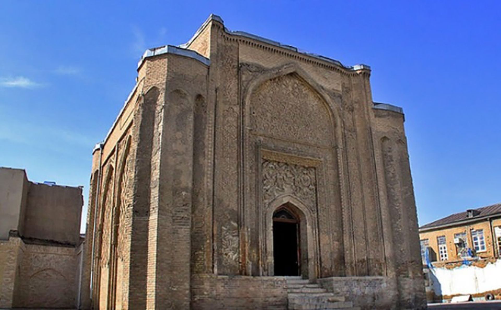 گنبد علویان همدان
