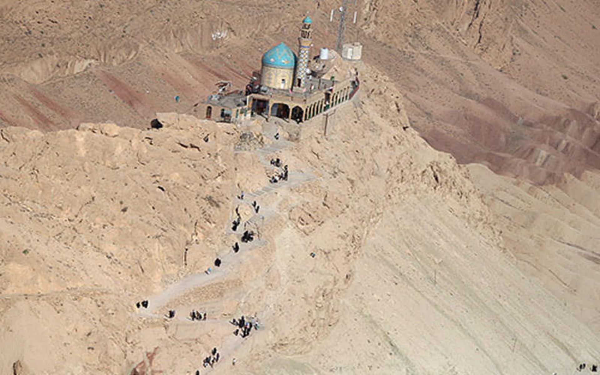 زیارتگاه برفراز کوه خصر نبی (ع) قم
