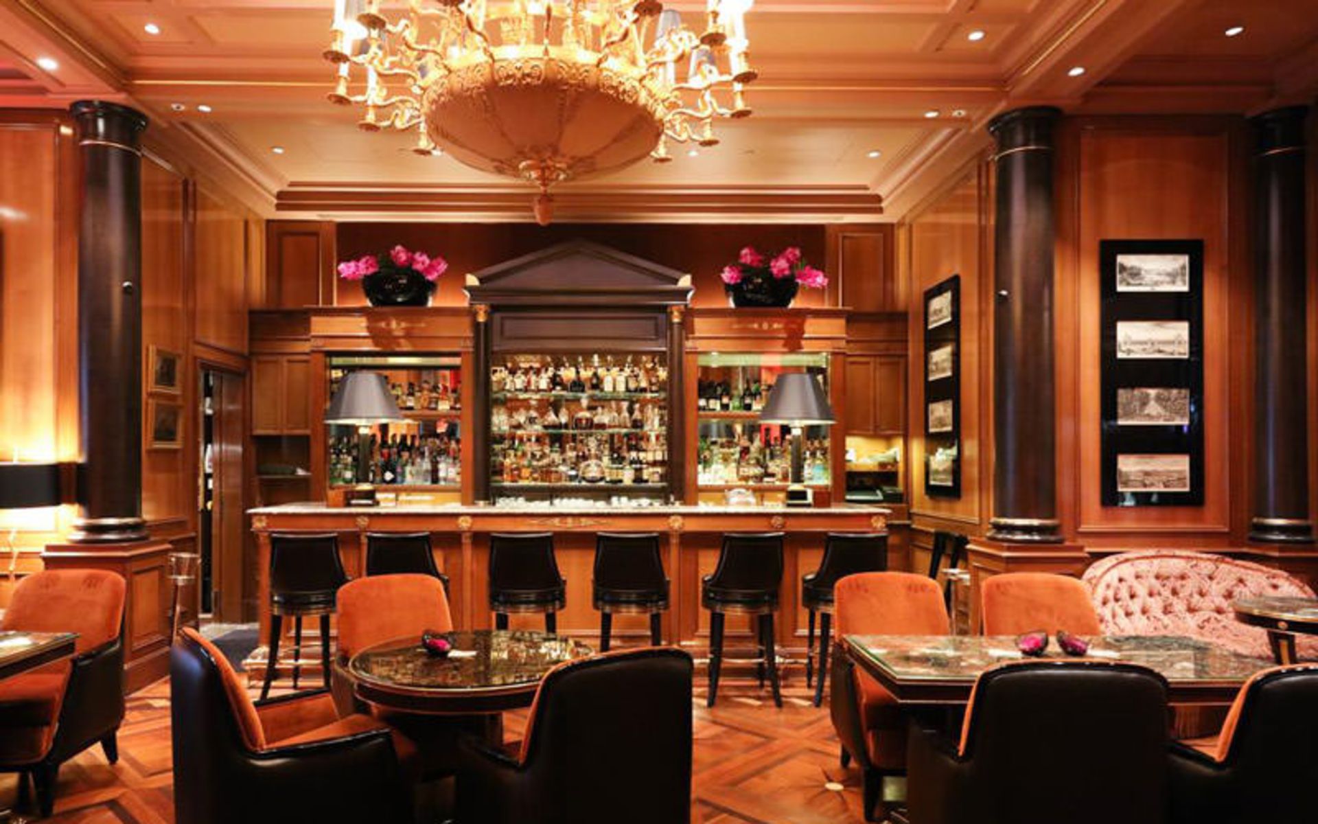 هتل چهار فصل جورجیا وی پاریس (Four Seasons Hotel George V Paris)