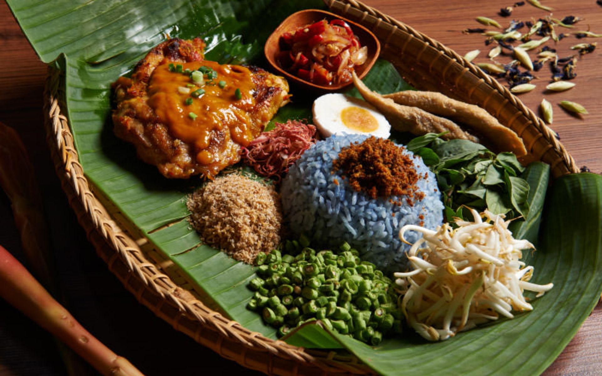 ناسی کرابو (Nasi Kerabu)