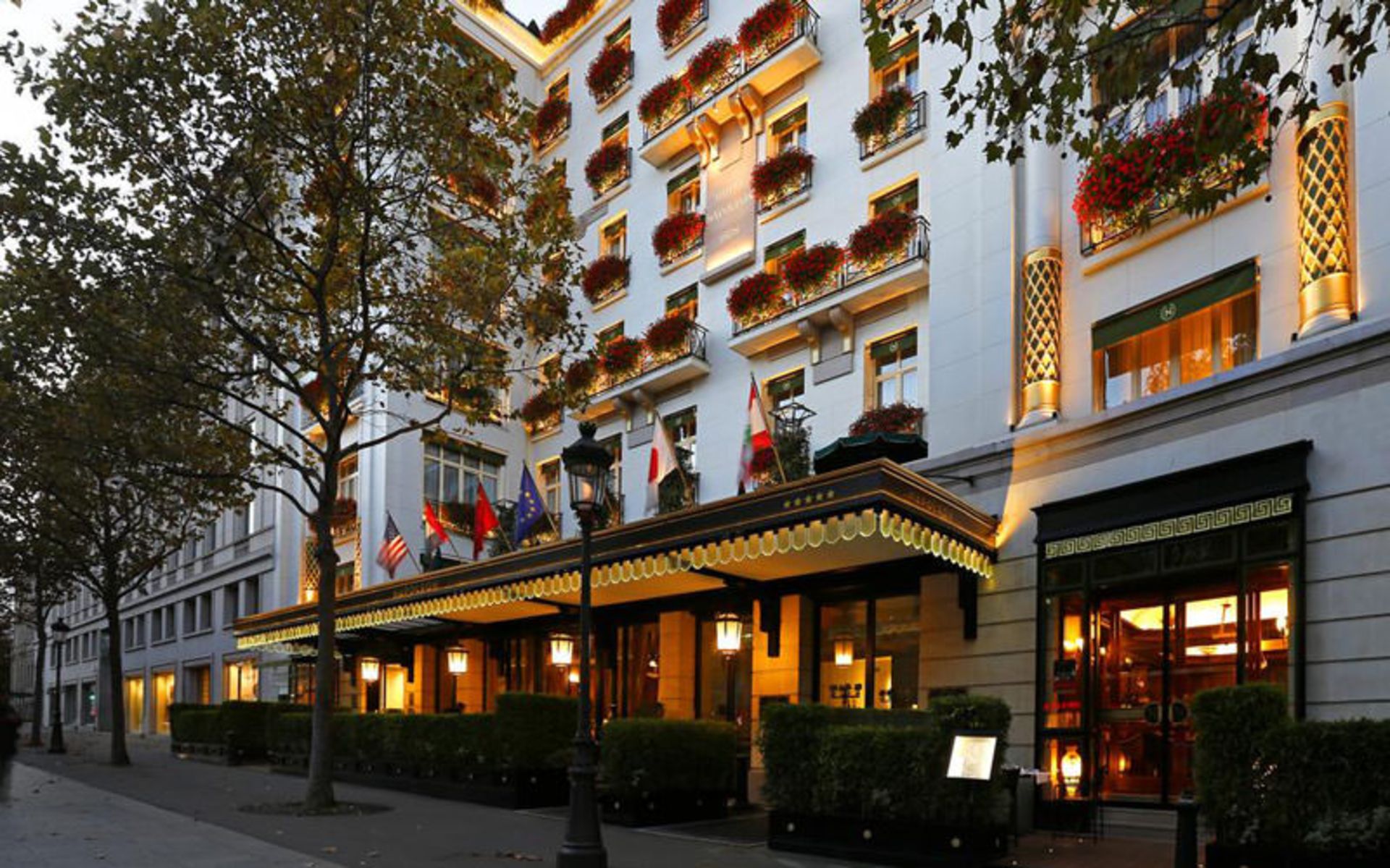 هتل ناپلئون پاریس (Hotel Napoleon Paris)