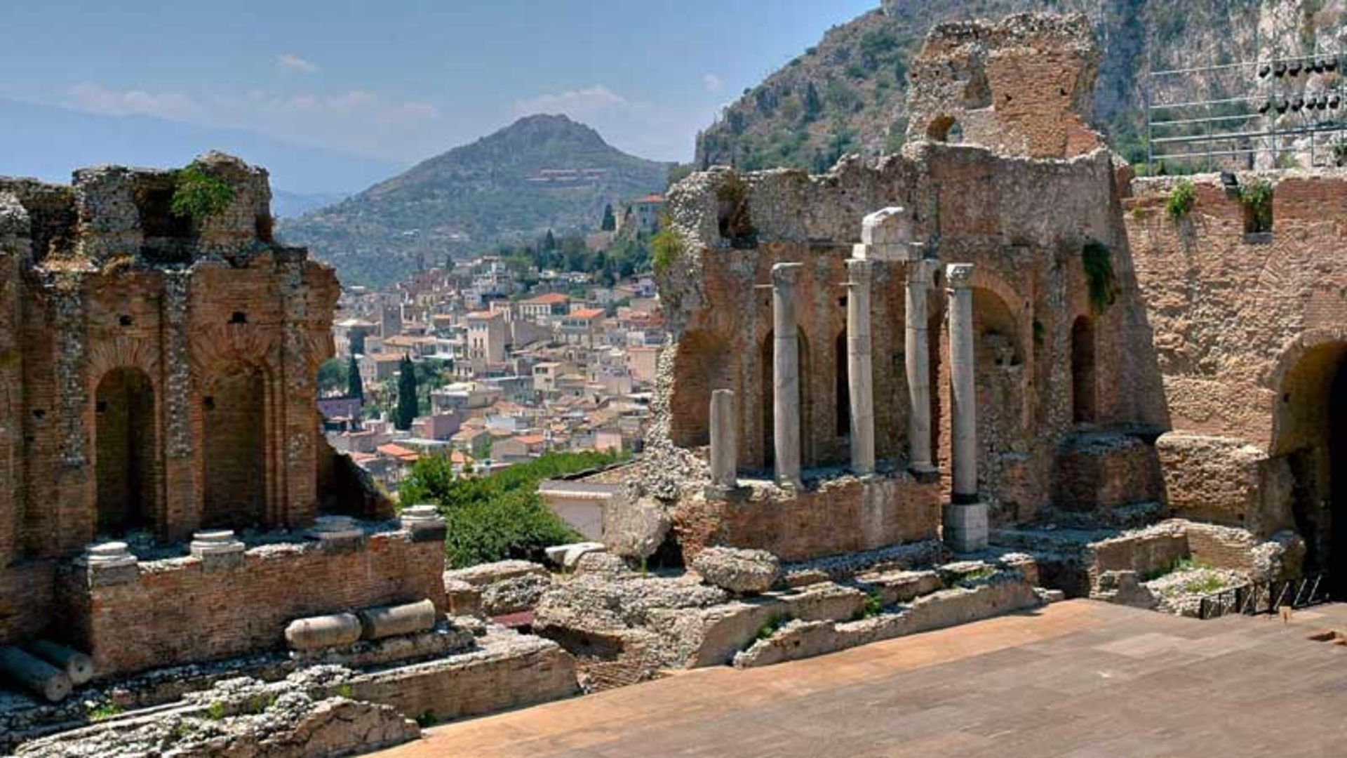 آمفی‌تئاتر یونانی تائورمینا ( Taormina)