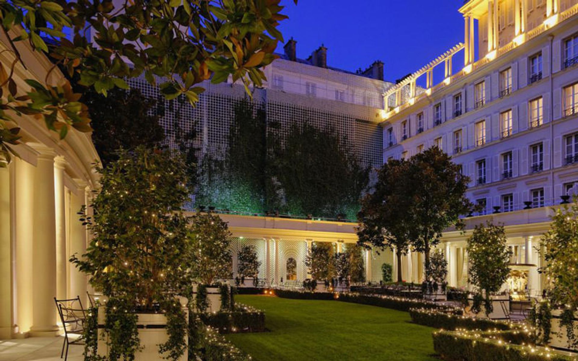 هتل لی بریستول (Hotel Le Bristol Paris)