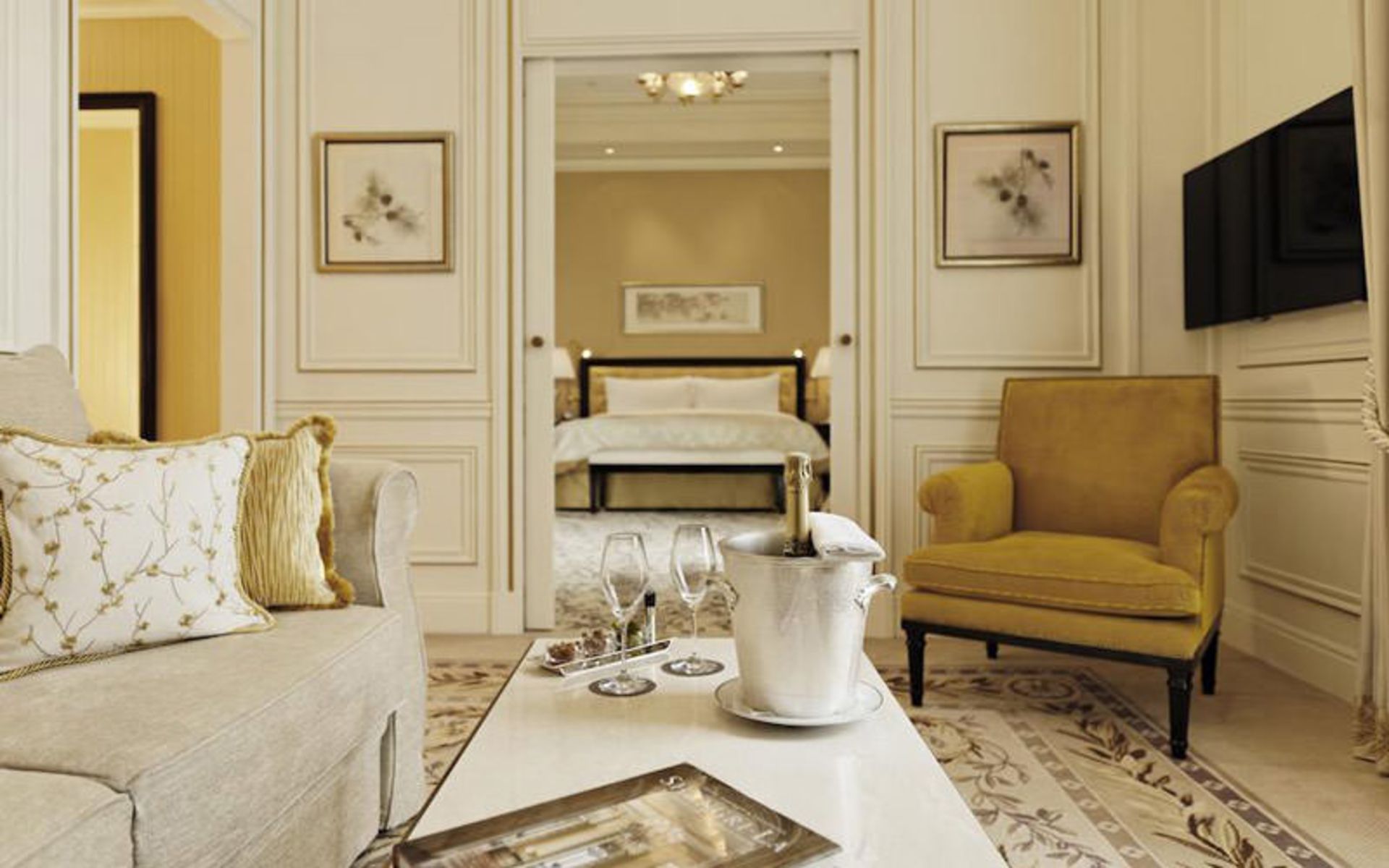 هتل شانگری لا پاریس (Shangri-La Hotel)