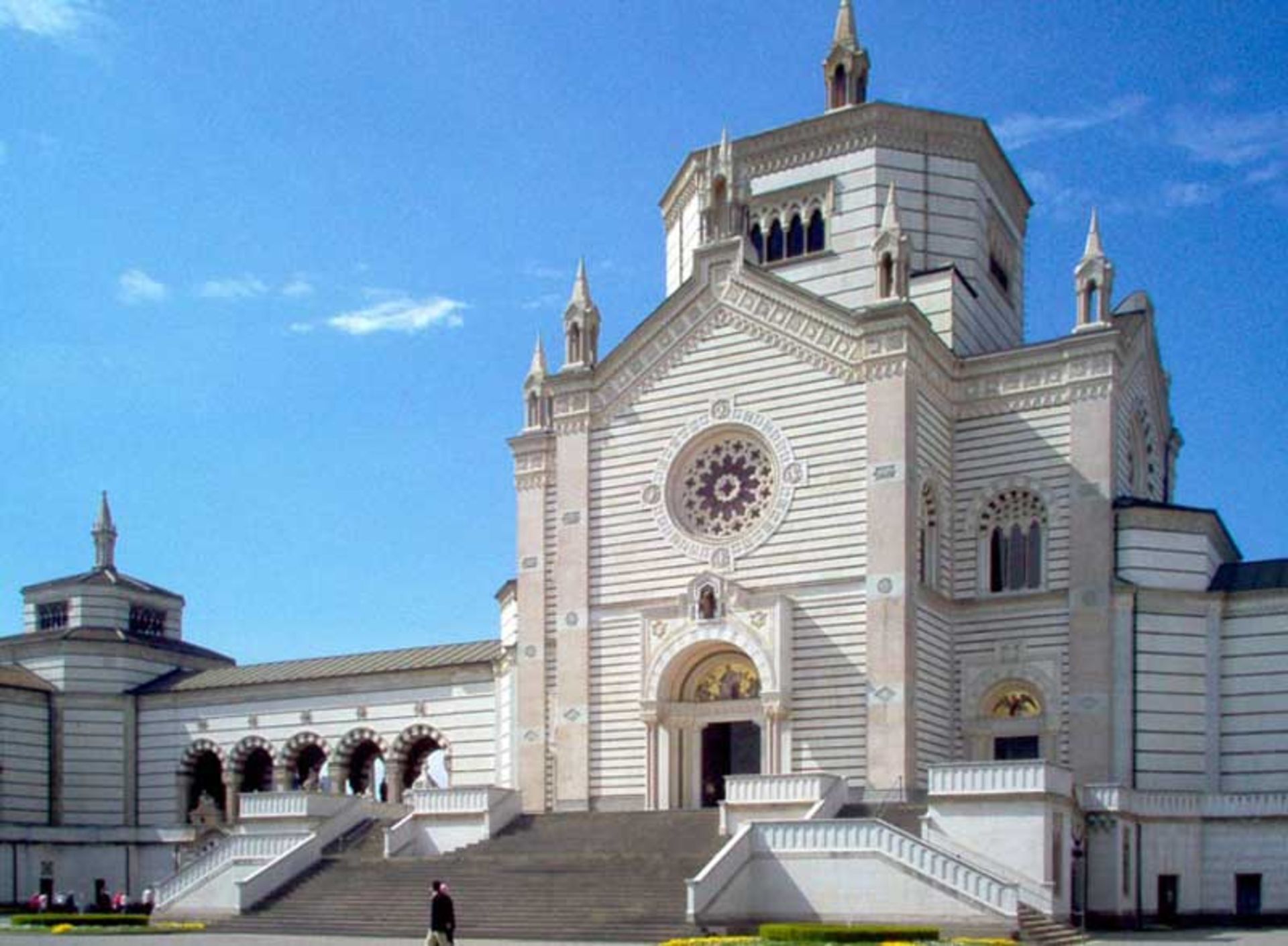 گورستان منیومنتال (Monumental Cemetery)