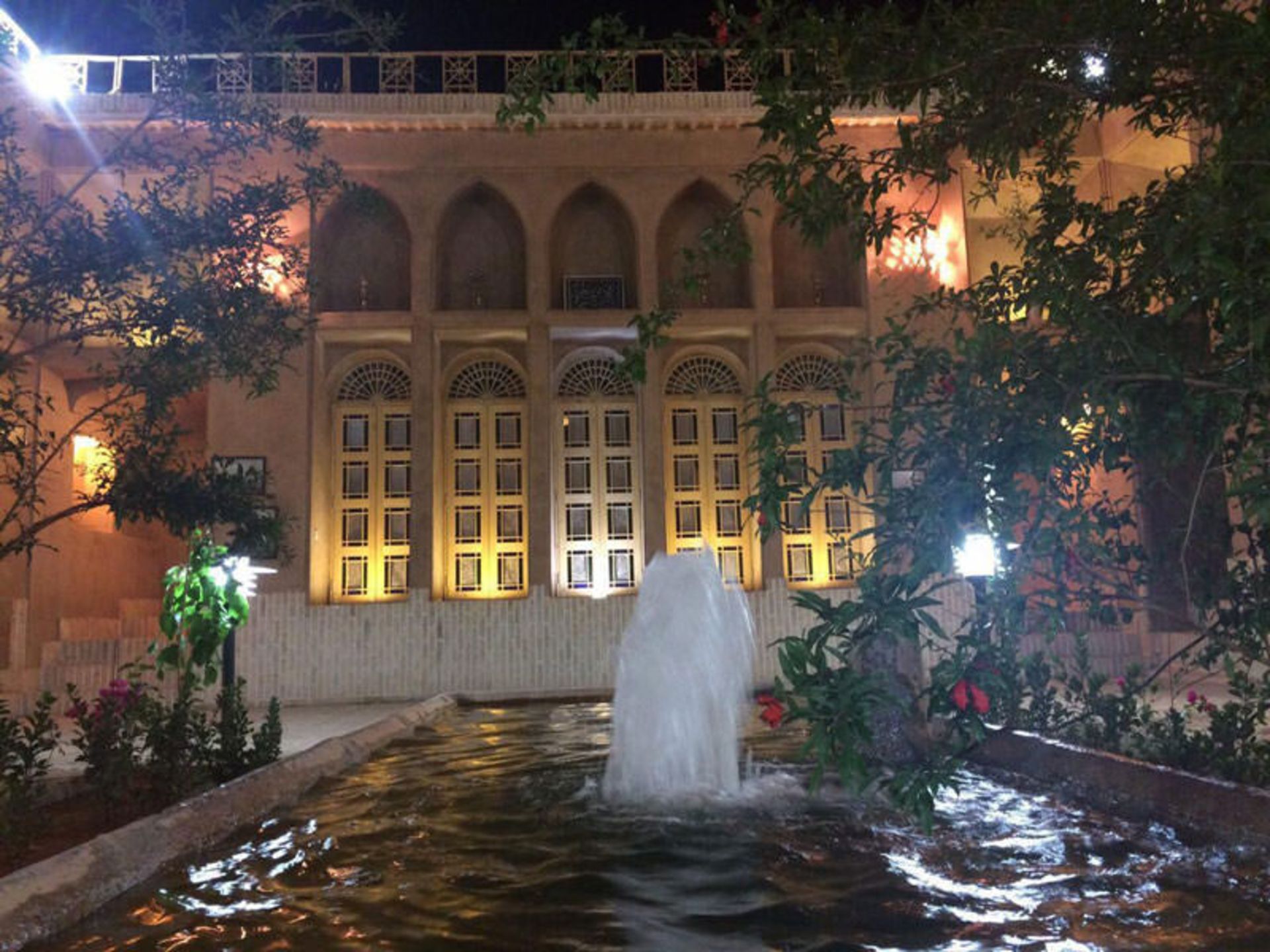 سرای سنتی شعرباف