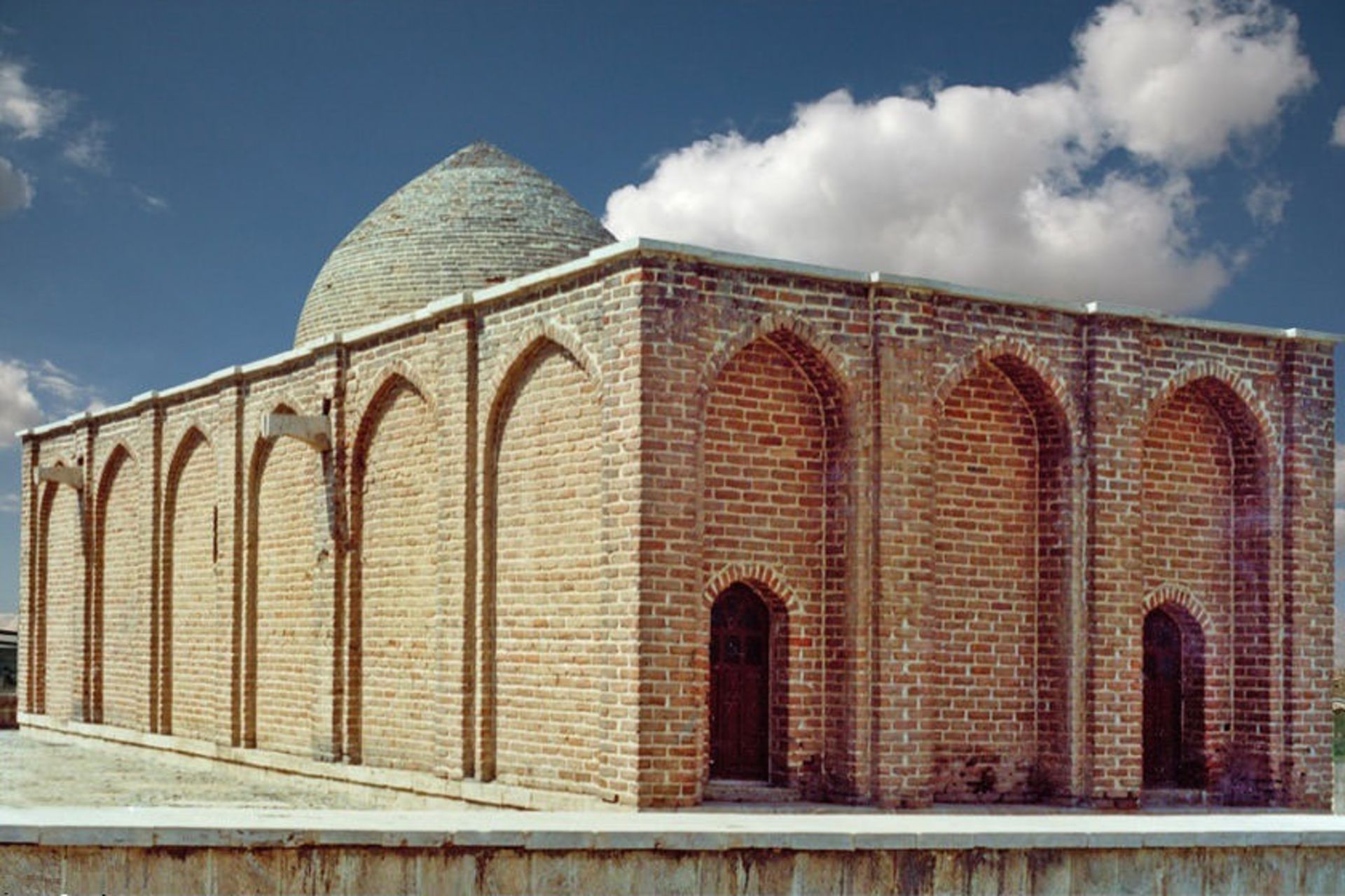 مقبره بداق سلطان مهاباد