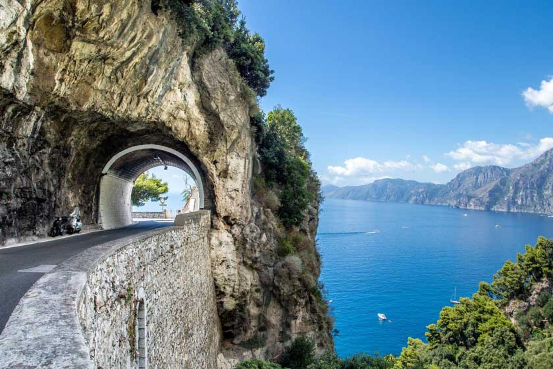 جاده خلیج آمالفی (Amalfi Coast)