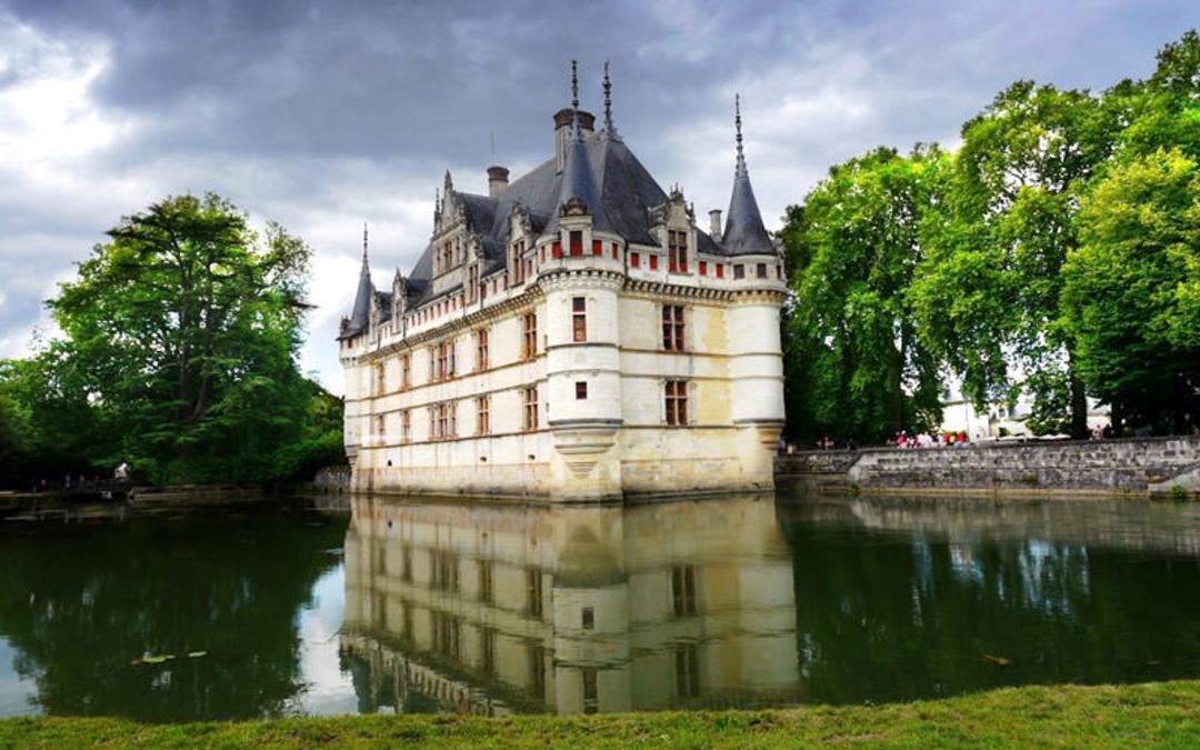 قلعه آزای لو قیدو (Azay Le Rideau)