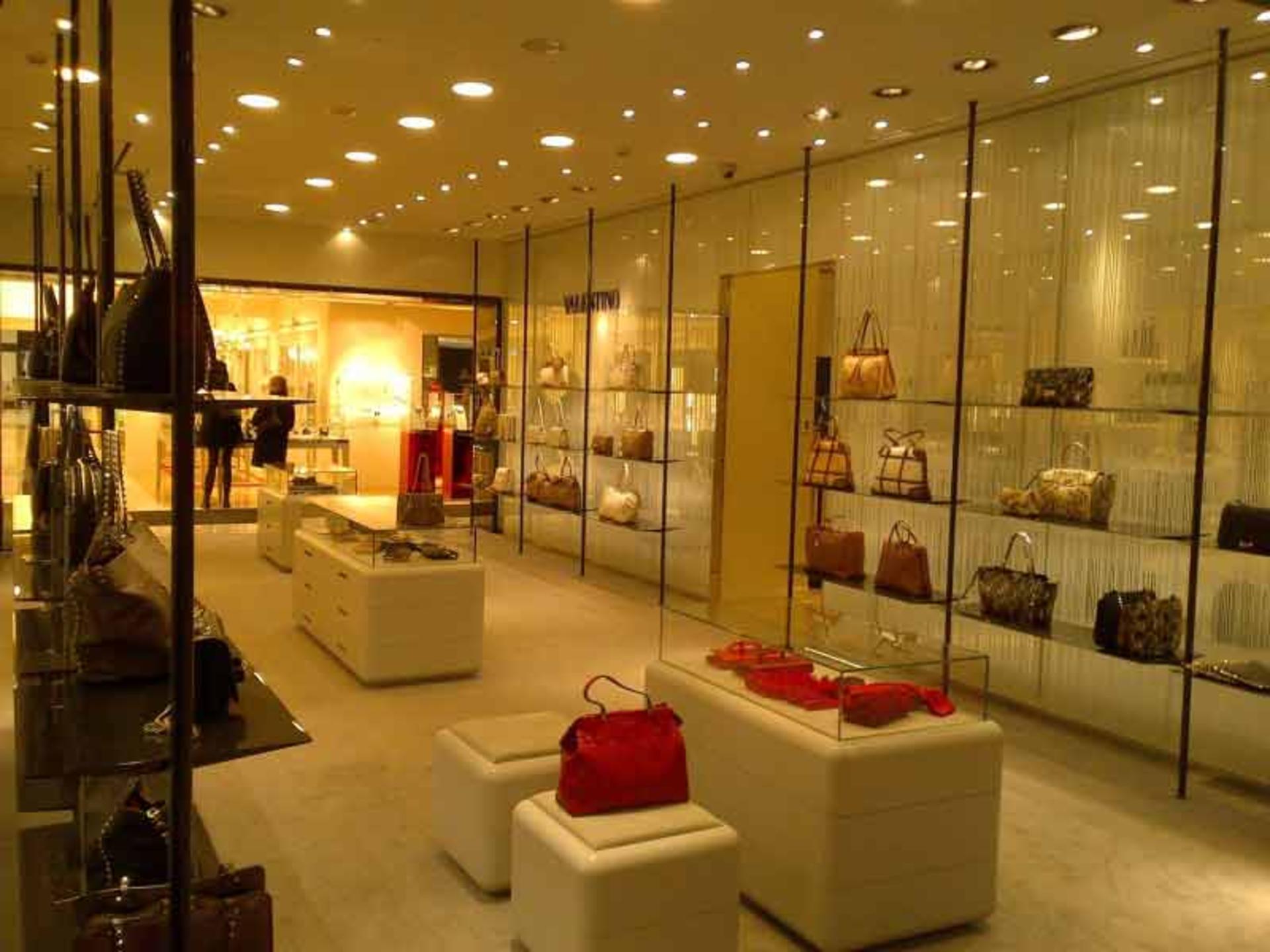 فروشگاه زنجیره ای تی. اس. یو. ام