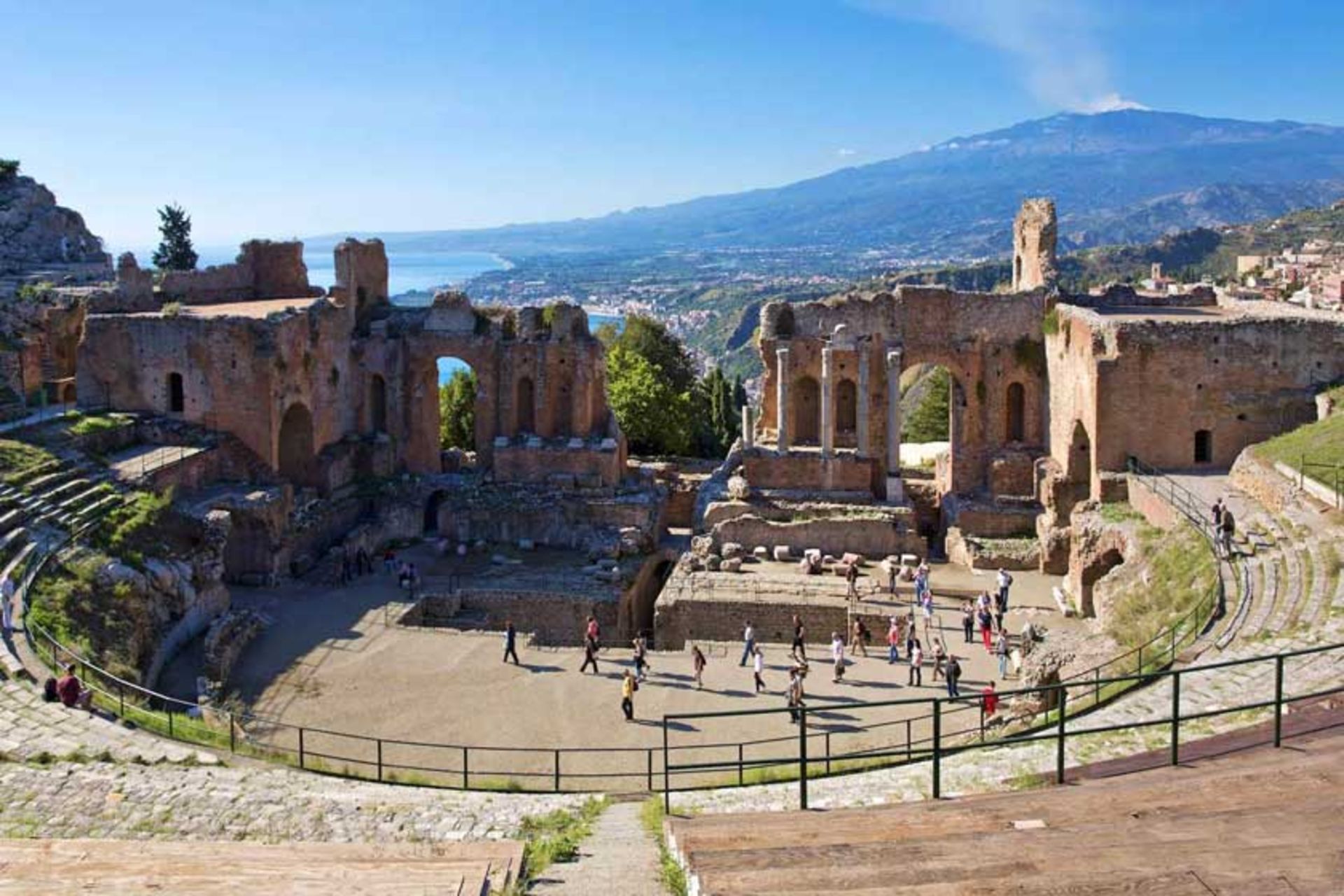 آمفی‌تئاتر یونانی تائورمینا ( Taormina)