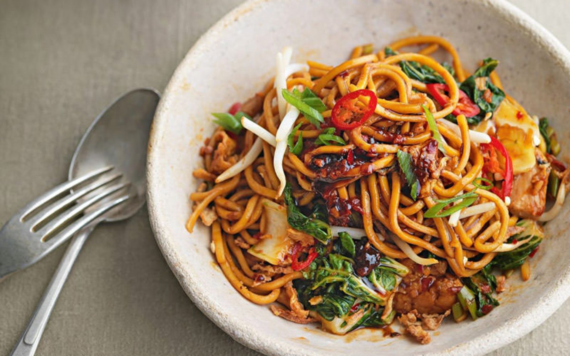 نودل سرخ شده (Mee Goreng)