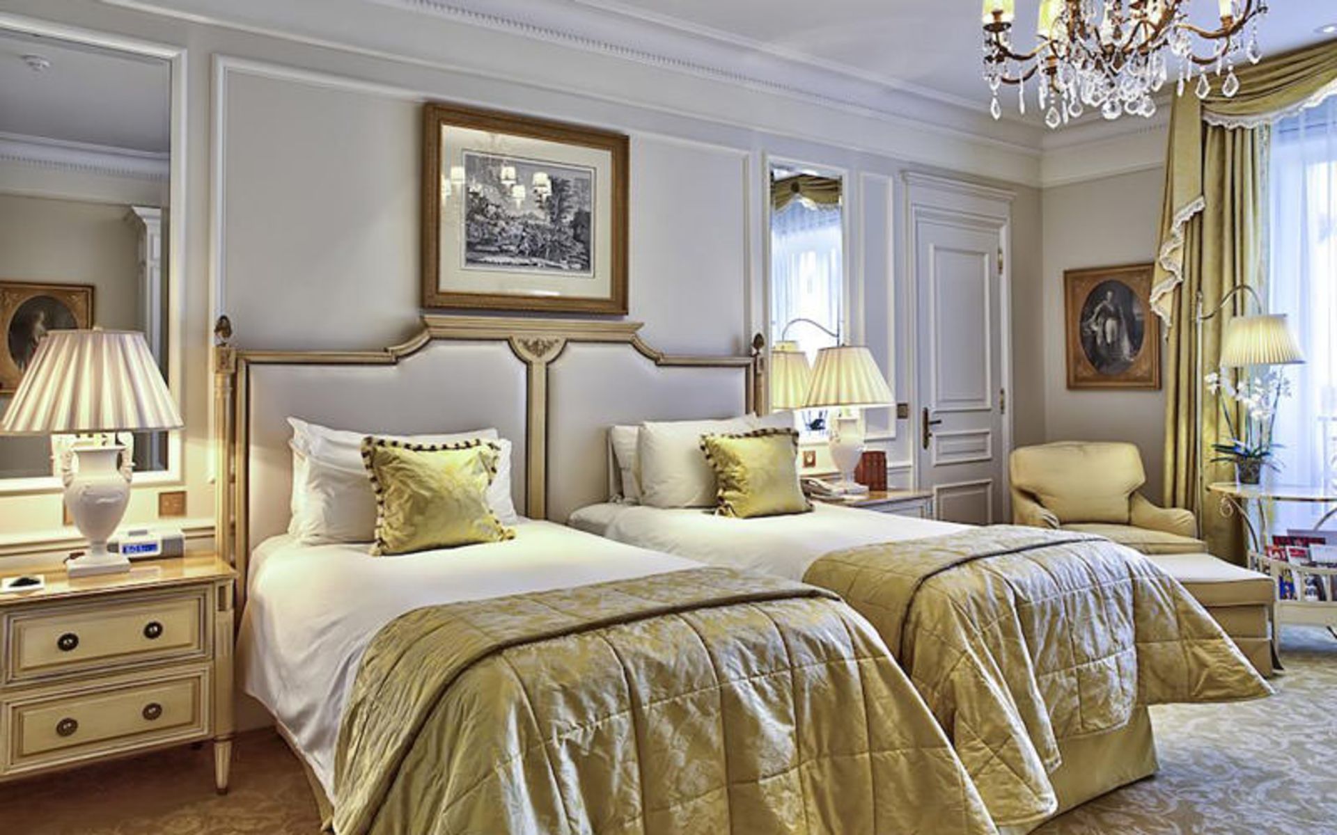 هتل چهار فصل جورجیا وی پاریس (Four Seasons Hotel George V Paris)