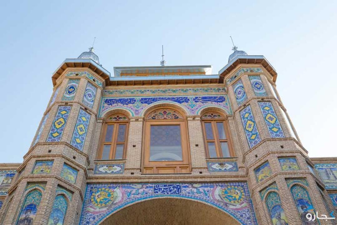 سر در باغ ملی