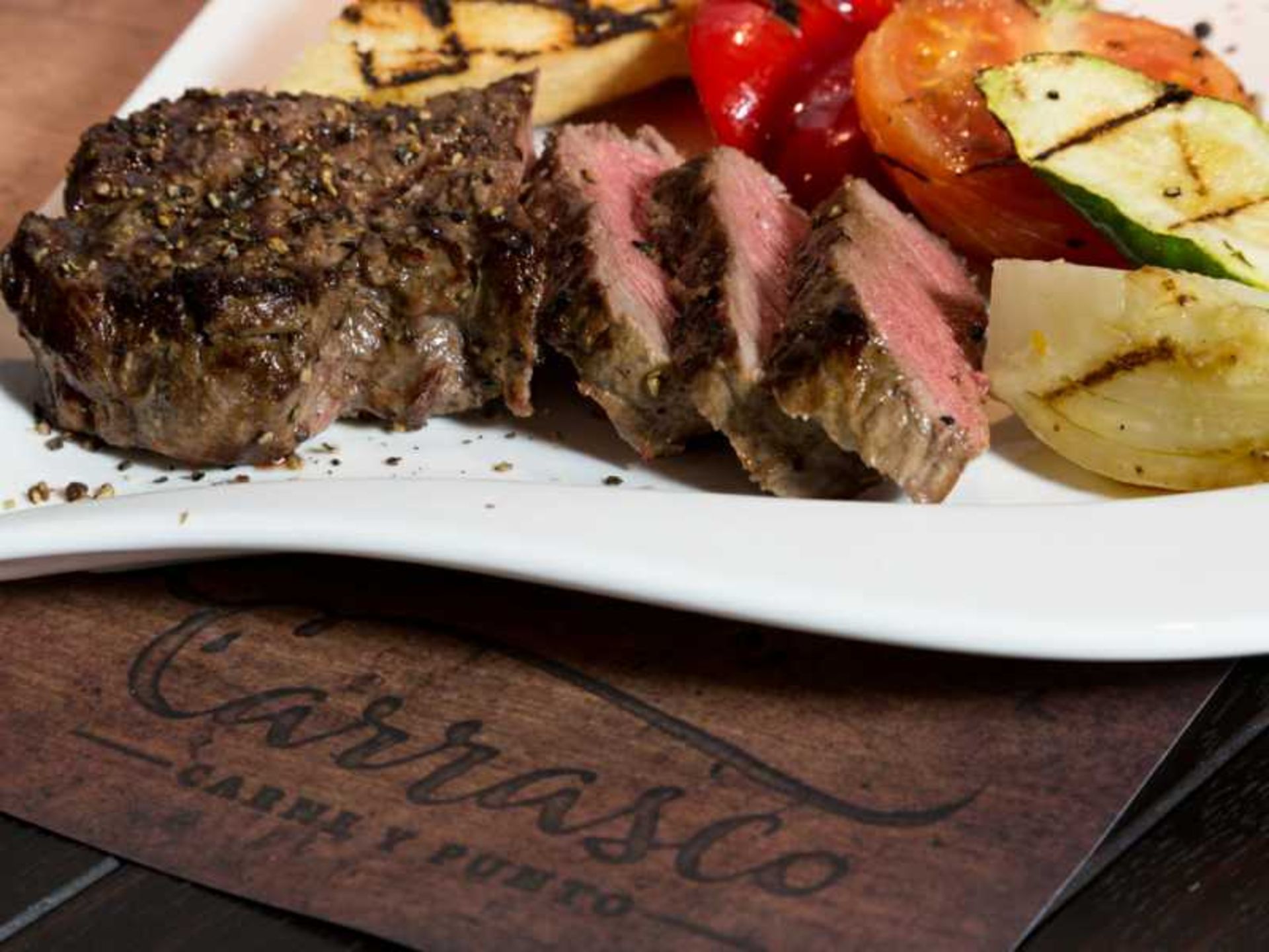 رستوران Estancia Steaks