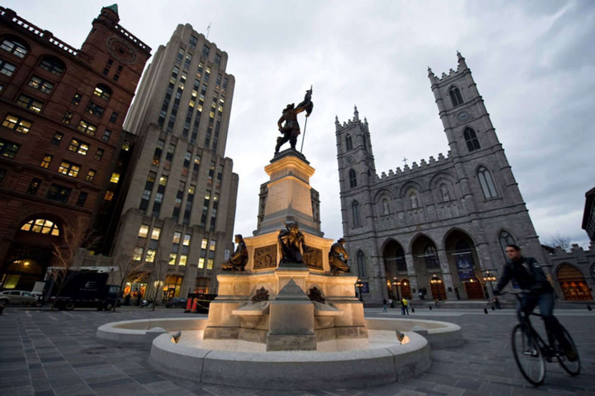 میدان Place des Armes