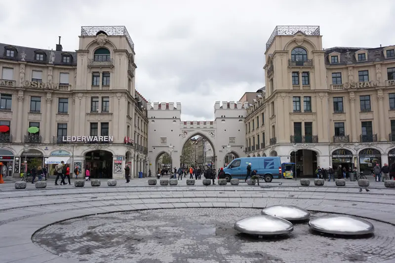 میدان کارلسپلاتز مونیخ