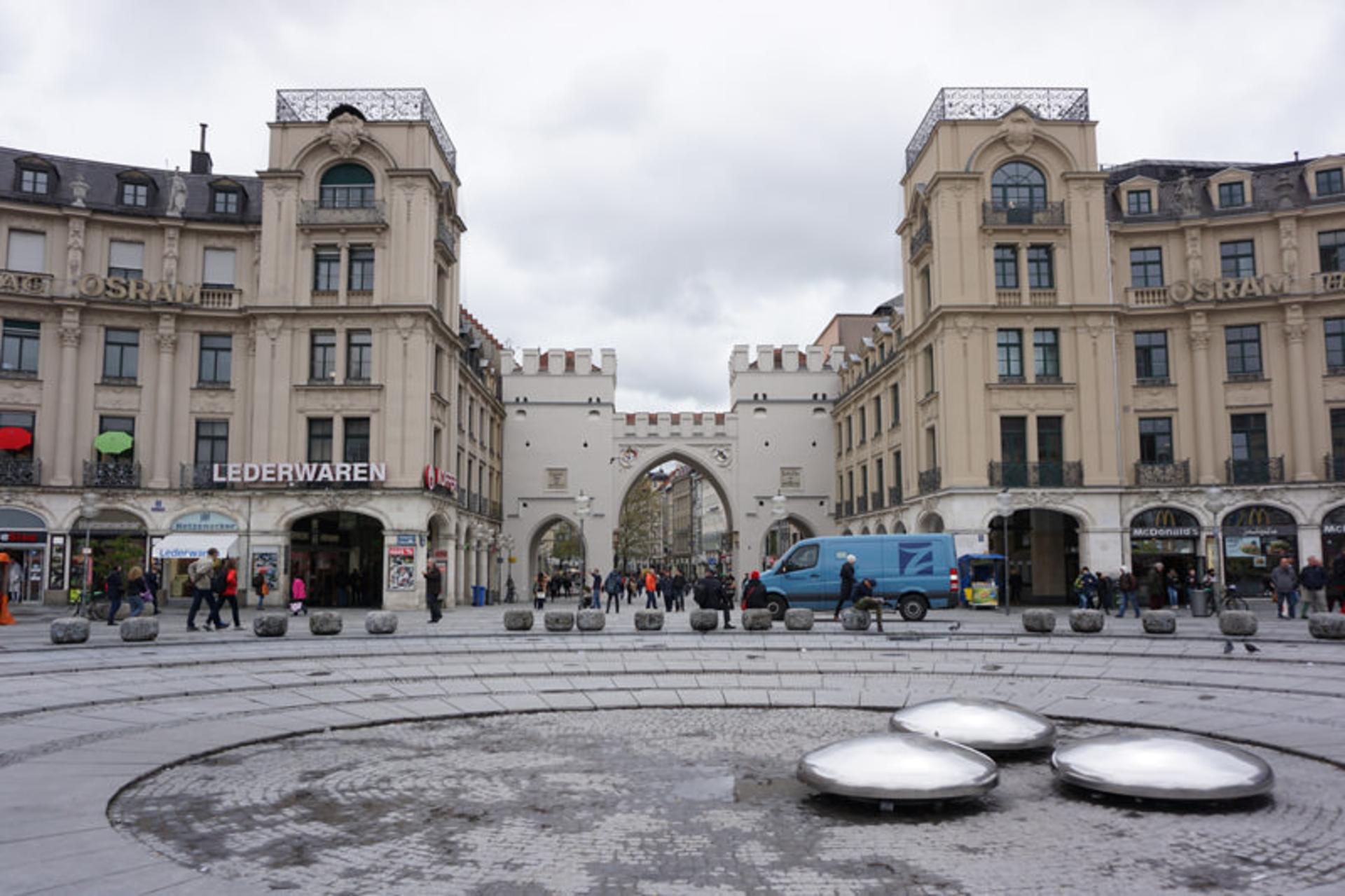 میدان کارلسپلاتز مونیخ